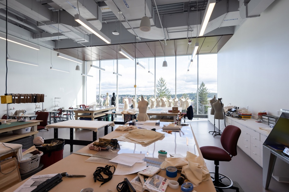 college of the holy cross prior performing arts center by diller scofidio renfro