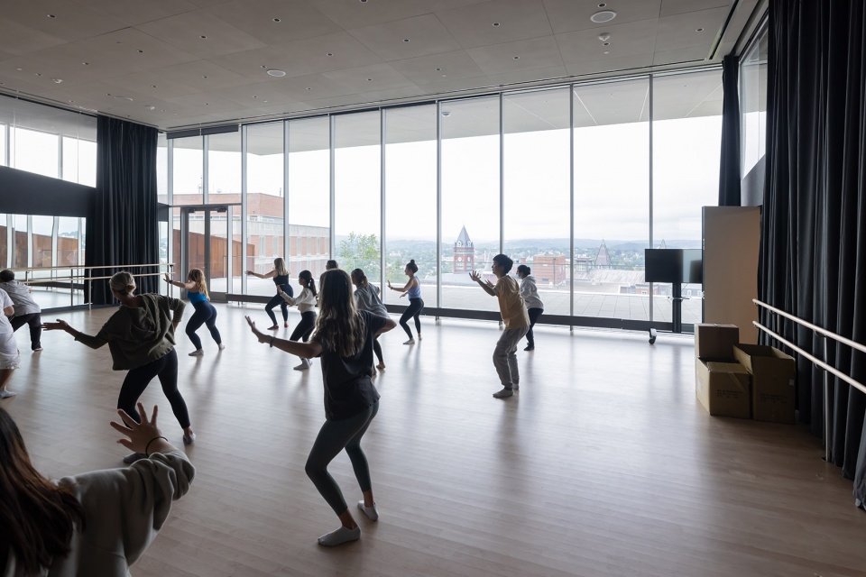 college of the holy cross prior performing arts center by diller scofidio renfro