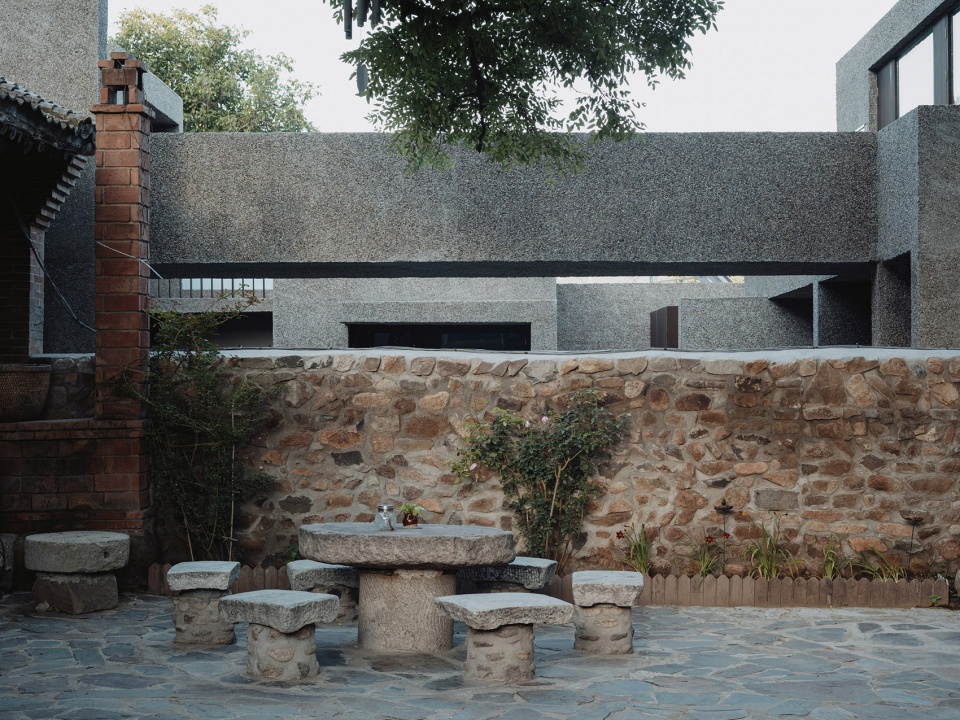 slow courtyard in the hills a bridge under the great wall by nsaaa