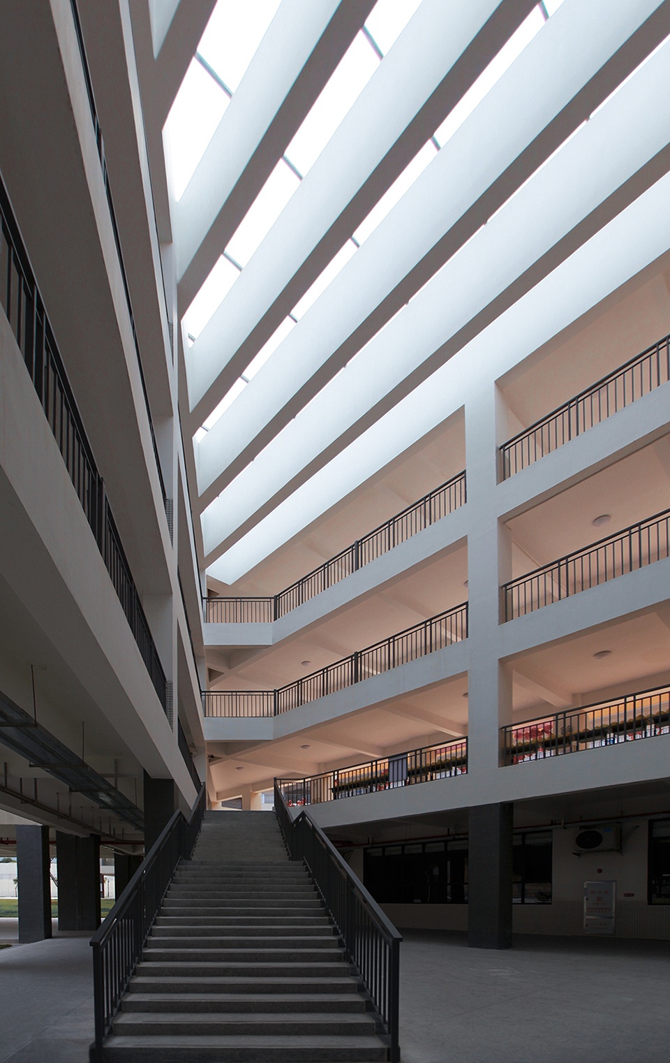 Heyuan Dong an School China by SCUT