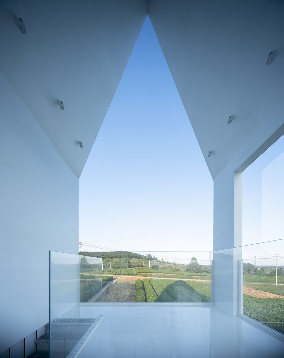 Watchman Teahouse by Guanzhu landscape plandesign institute Kong Xiangwei Studio