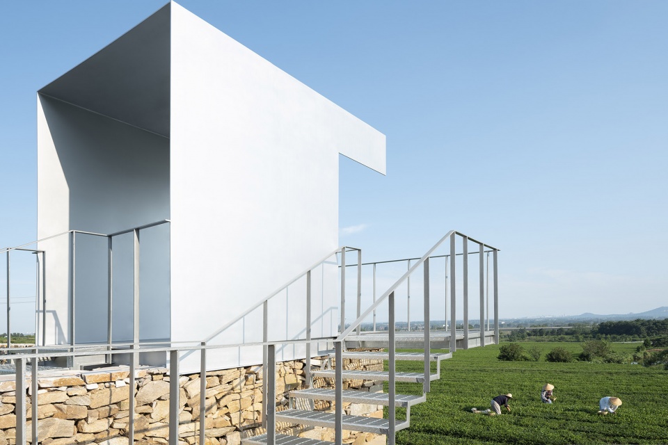 Watchman Teahouse by Guanzhu landscape plandesign institute Kong Xiangwei Studio