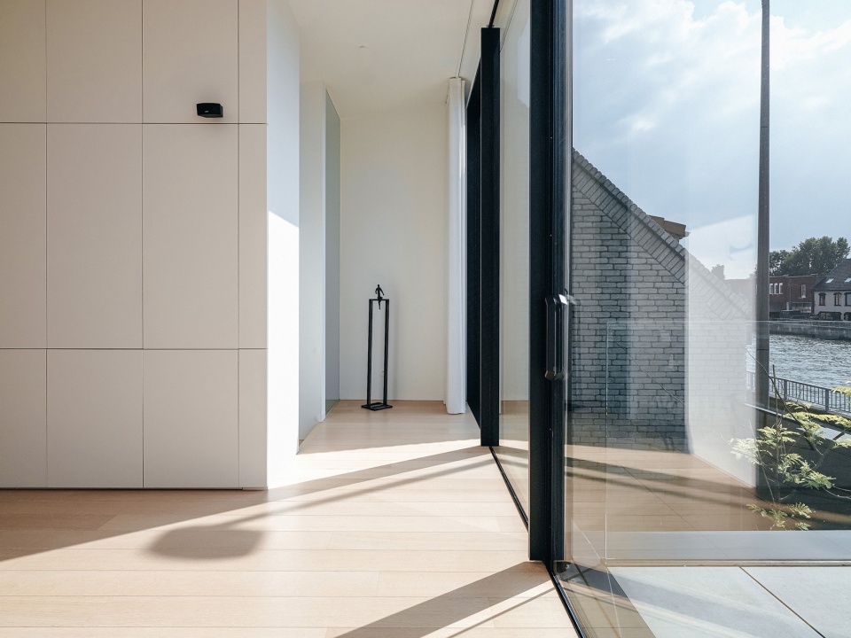 Canal House by Studio Farris Architects