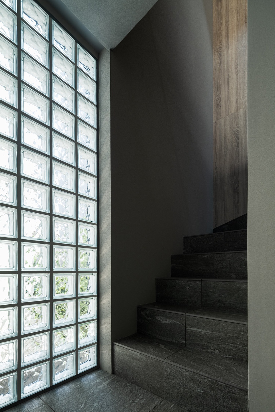 ESPACE by APOLLO Architects Associates