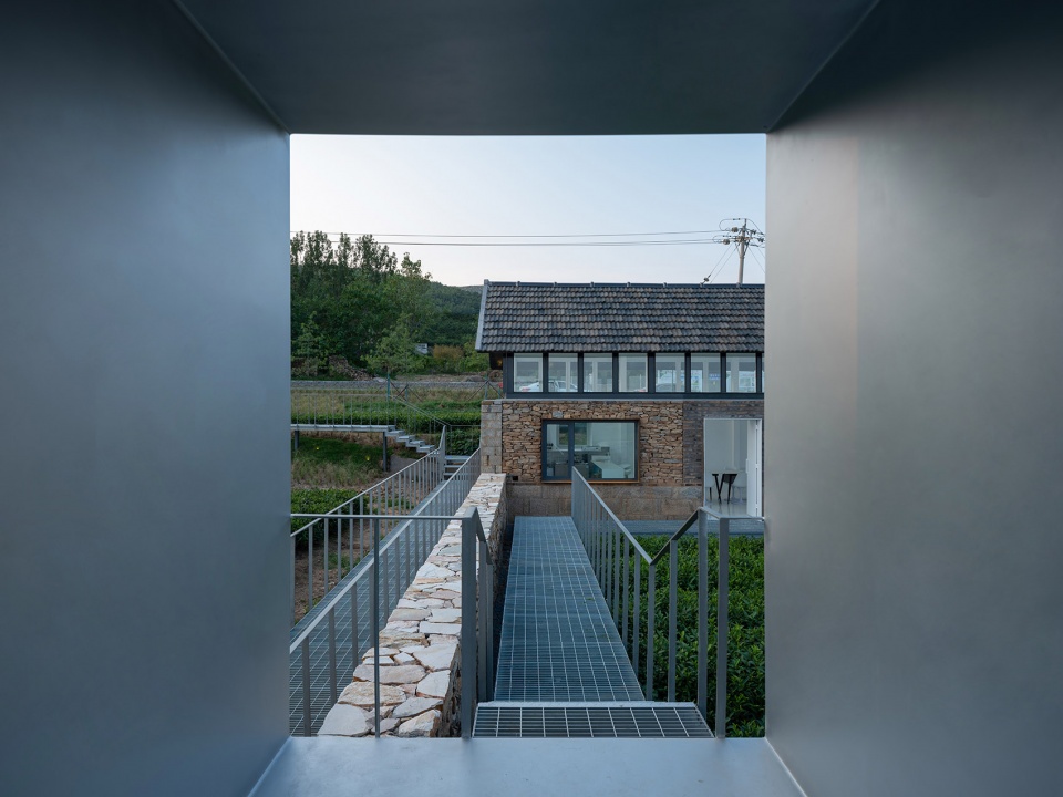 Watchman Teahouse by Guanzhu landscape plandesign institute Kong Xiangwei Studio