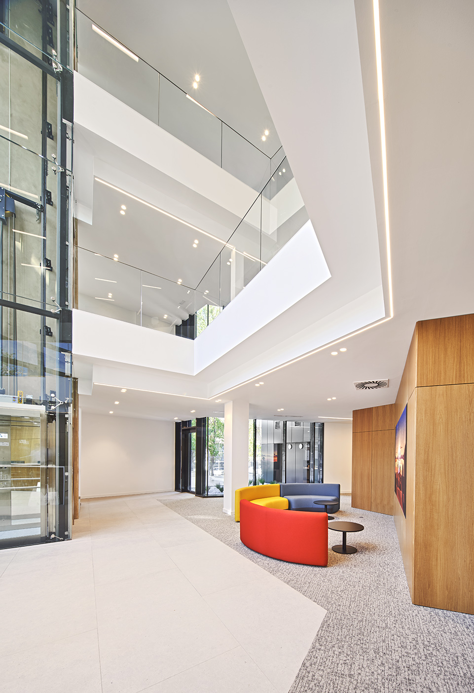 New Magic Box Headquarters by OMA Octavio Mestre Arquitectos + Elastiko 谷德设计网