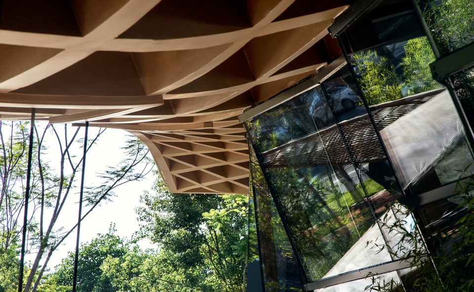 Timber Roofed Restaurant on Jiaozi Avenue China by BEHIVE Architects