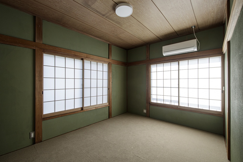 Tsunashima House by ROOVICE