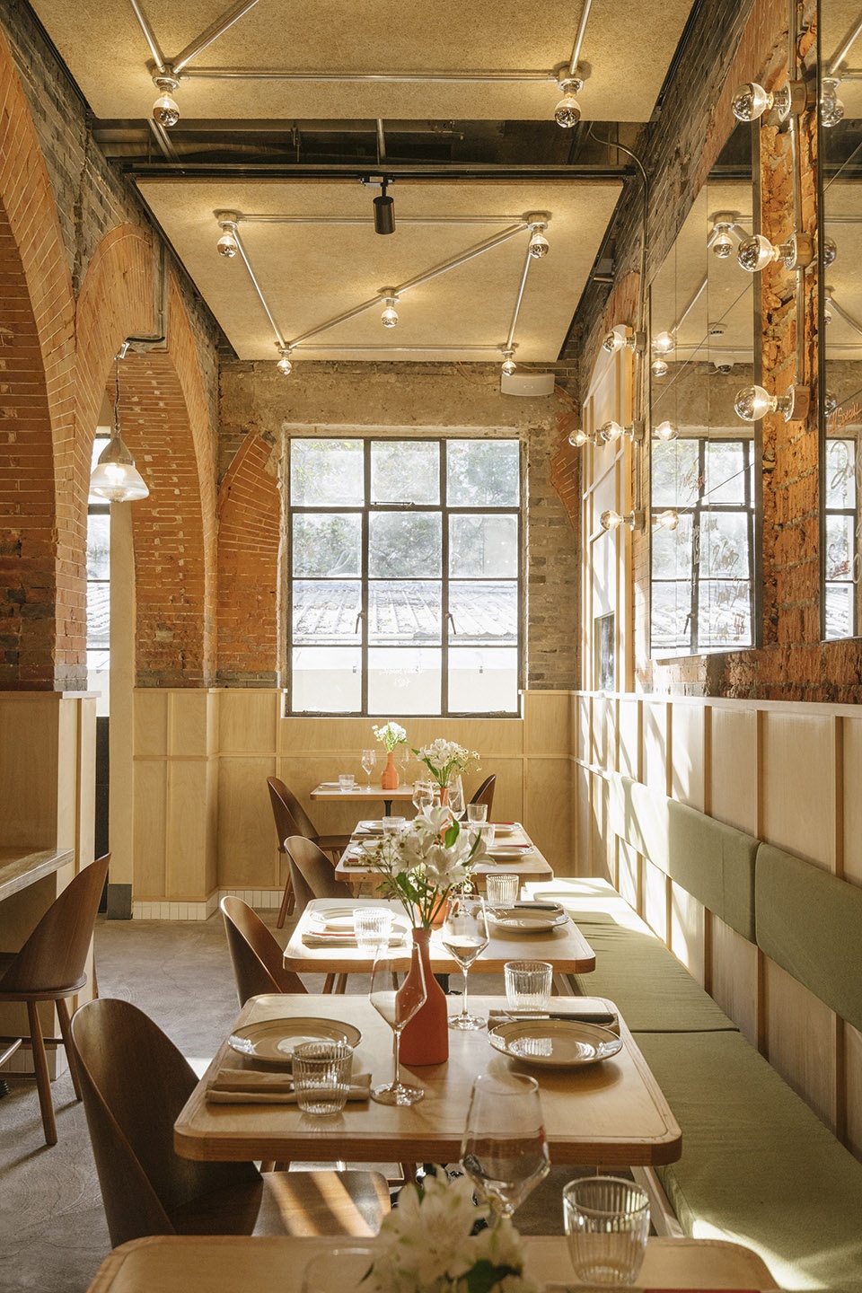 blaz french cantine by mirabeau architecture