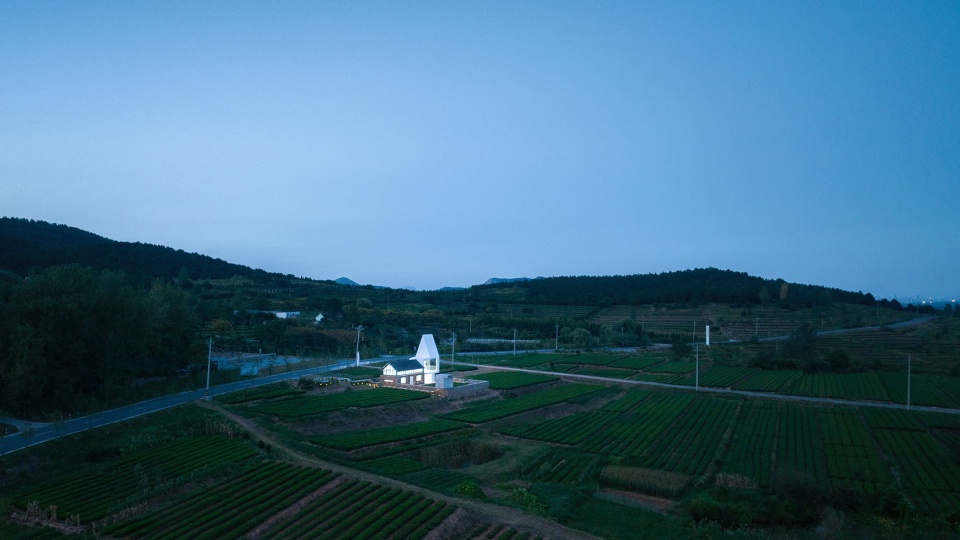 Watchman Teahouse by Guanzhu landscape plandesign institute Kong Xiangwei Studio