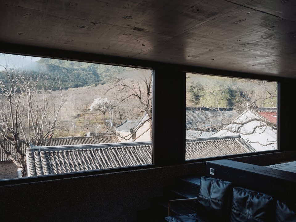 slow courtyard in the hills a bridge under the great wall by nsaaa