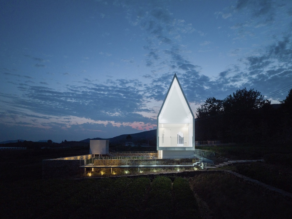 Watchman Teahouse by Guanzhu landscape plandesign institute Kong Xiangwei Studio
