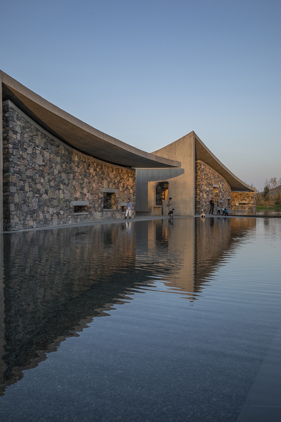 Zibo OCT Art Center, China by Studio Zhu Pei - 谷德设计网