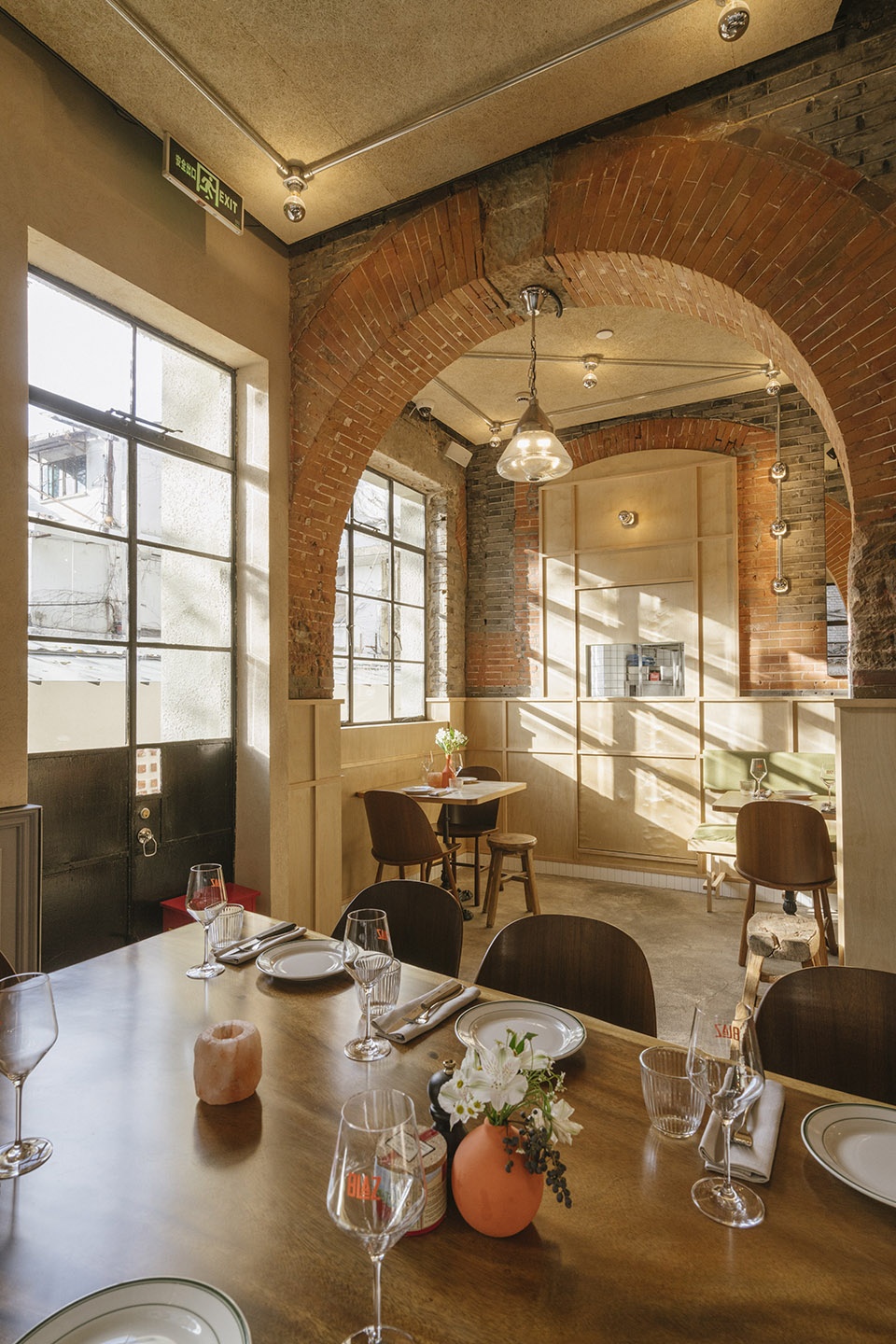 blaz french cantine by mirabeau architecture