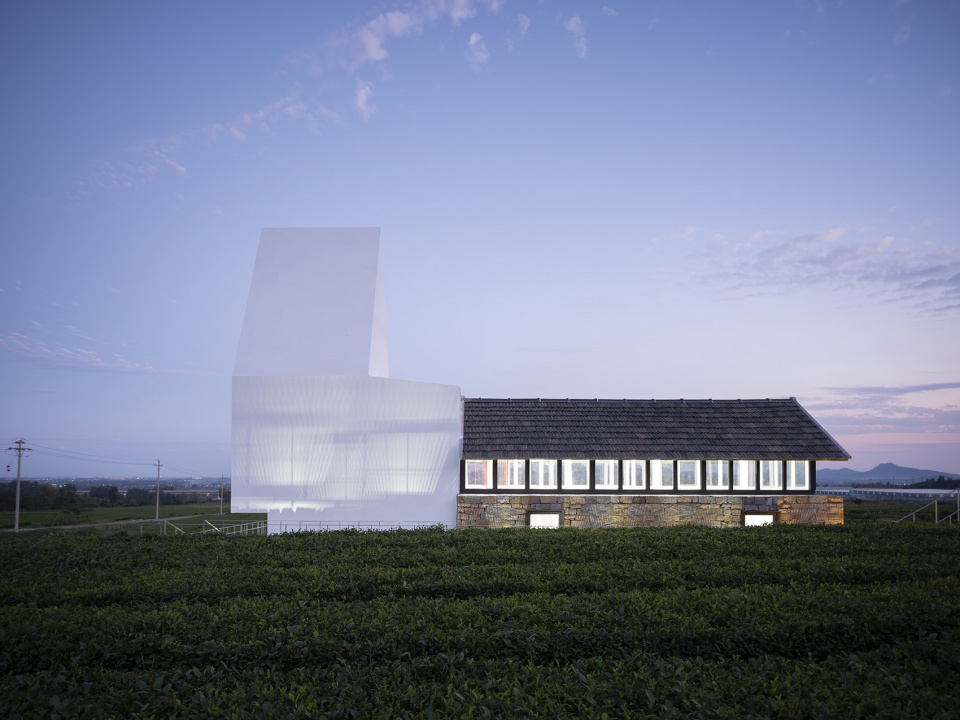 Watchman Teahouse by Guanzhu landscape plandesign institute Kong Xiangwei Studio