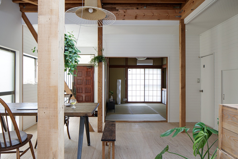 Tsunashima House by ROOVICE