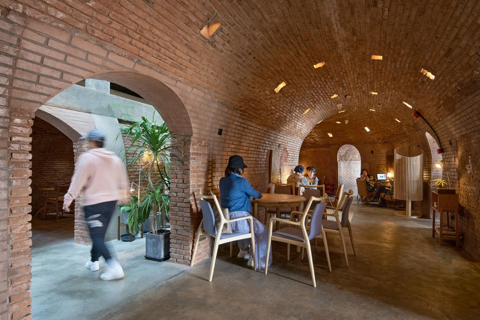 Renovation of a Hoffmann kiln in Pudong China by HCCH Studio