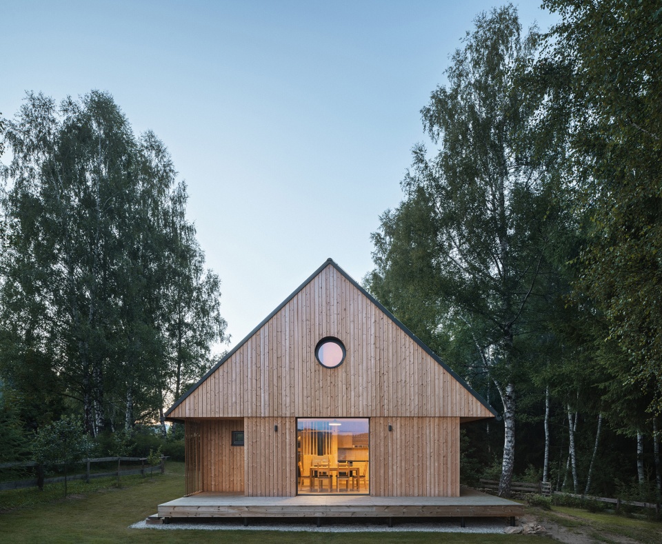 Lipno Lakeside Cabin by Les Archinautes