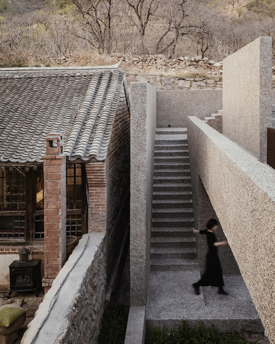 slow courtyard in the hills a bridge under the great wall by nsaaa