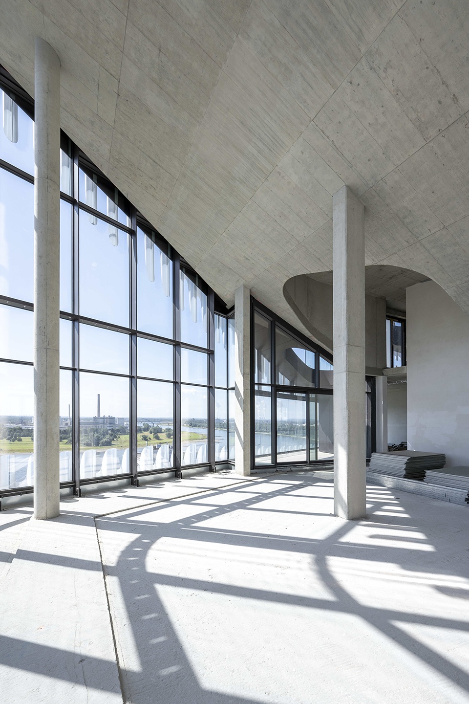 ZIPPER RKM 740 Tower by J MAYER H und Partner Architekten