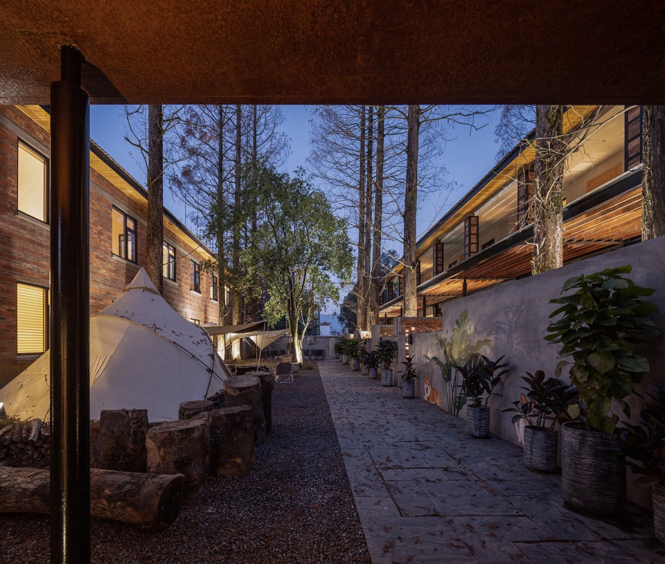 Pushe Xikou Homesta China by y ad studio