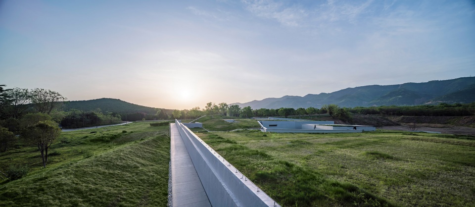 the bronze chariots museum of the qin shi huang mausoleum in xian by zsa atelier diameter