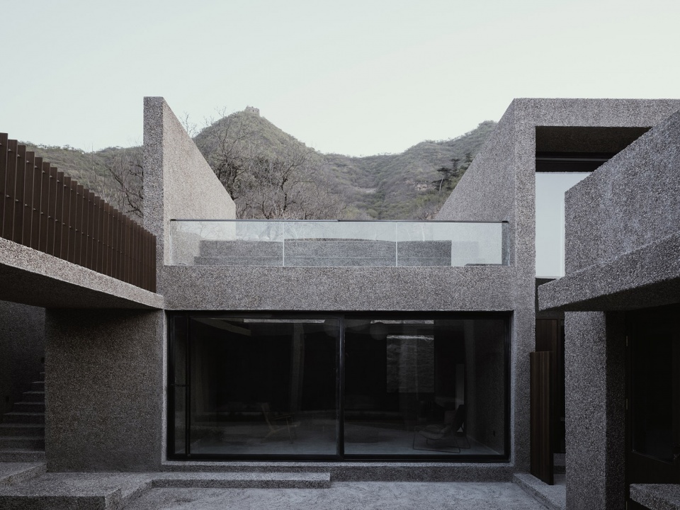 slow courtyard in the hills a bridge under the great wall by nsaaa