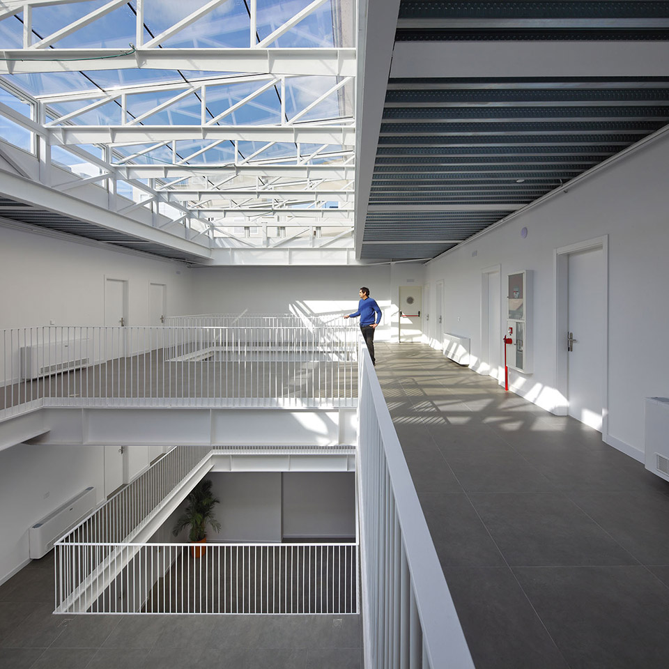 Student Residence in the Arenal neighborhood, Seville by Garcia ...