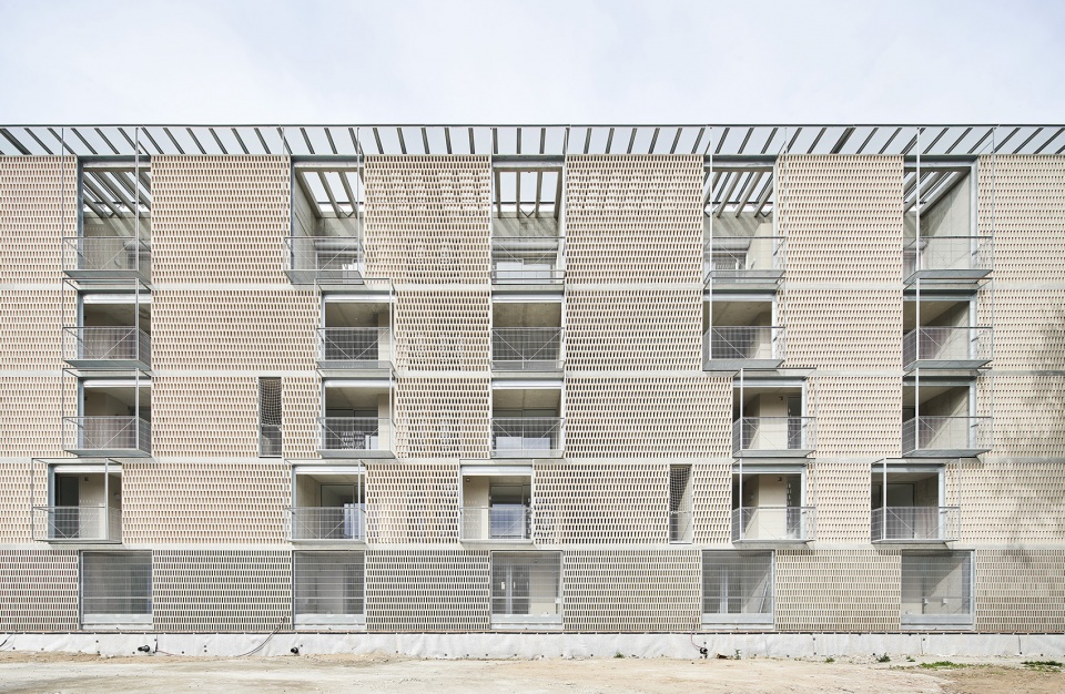 54 Social Dwellings in Barcelona by Peris Toral Arquitectes