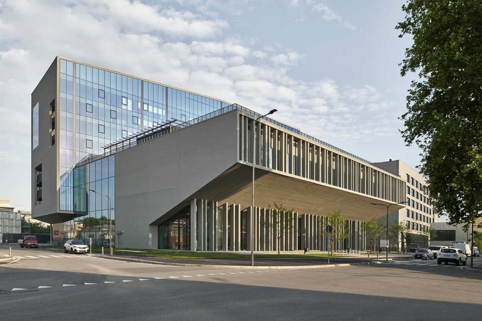 Symbiosis business district s Building D by ACPV ARCHITECTS