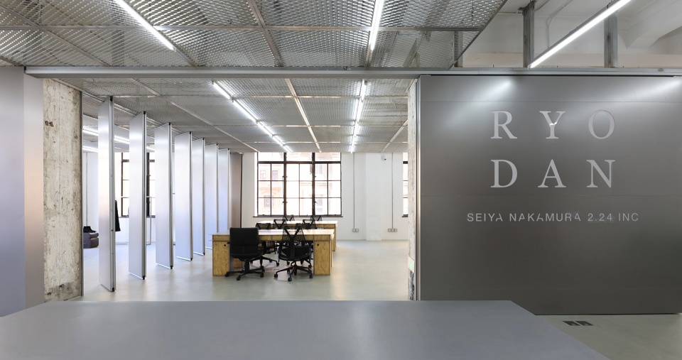 officeshowroom for ryodan by seiya nakamura 2 24 by 2297 3