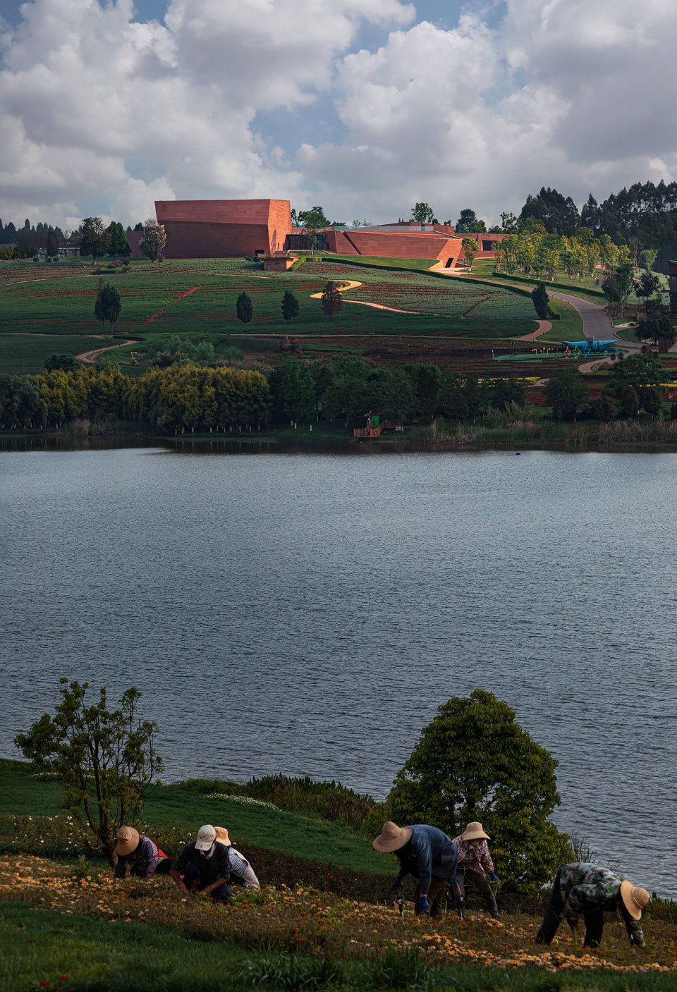 yunnan dongfengyun art center fanhao meng line gad