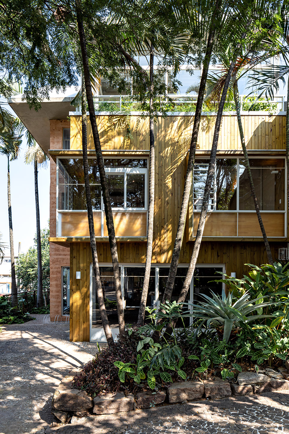 Mae Terra MEMOLA ESTUDIO