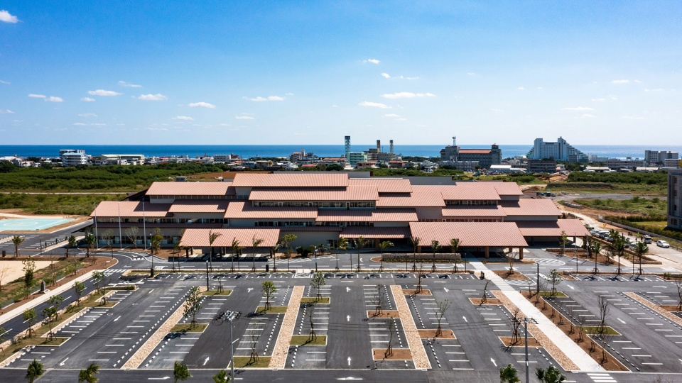 ishigaki city hall by kengo kuma and associates