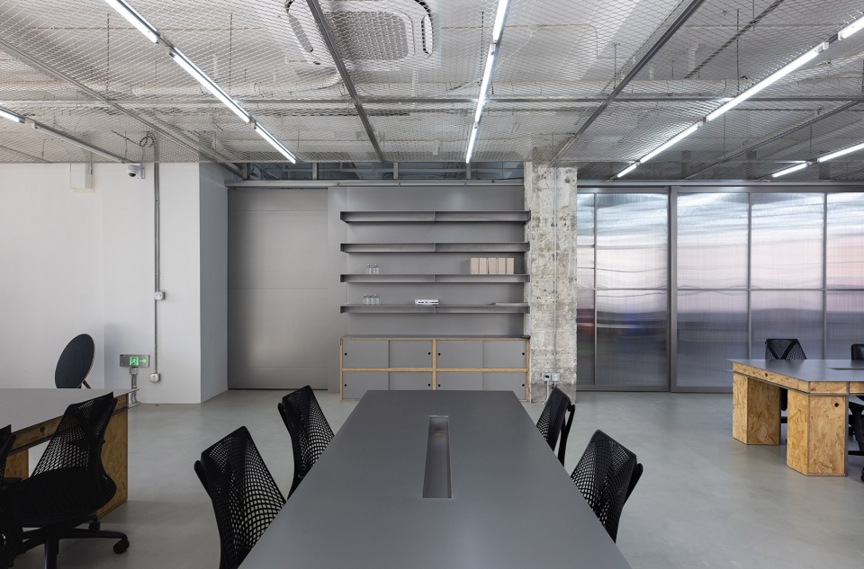 officeshowroom for ryodan by seiya nakamura 2 24 by 2297 3