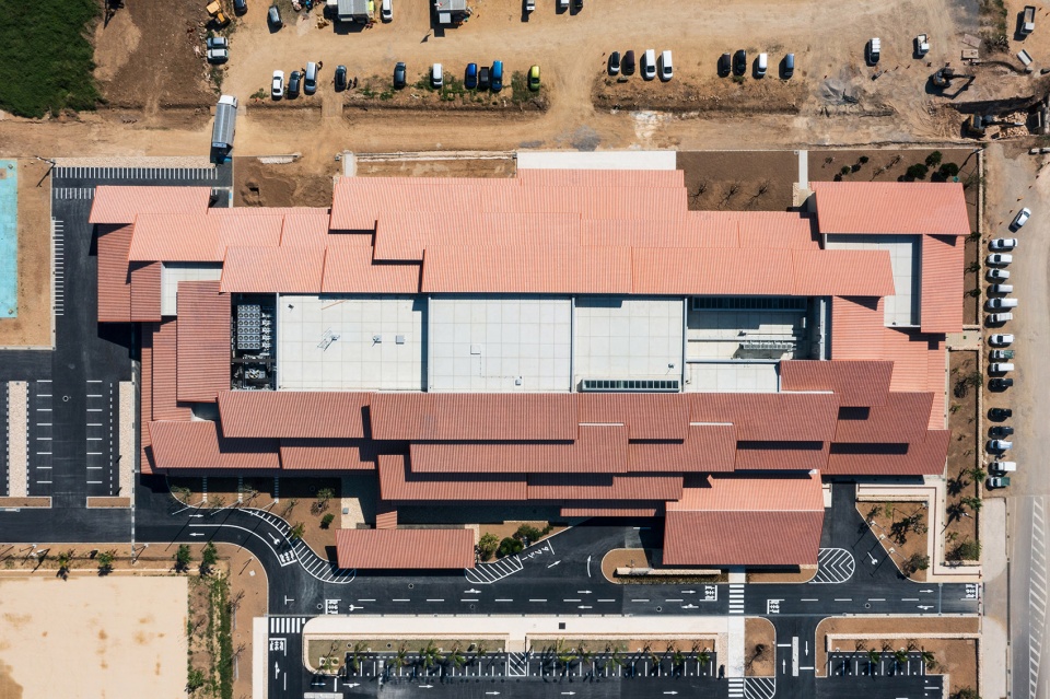 ishigaki city hall by kengo kuma and associates
