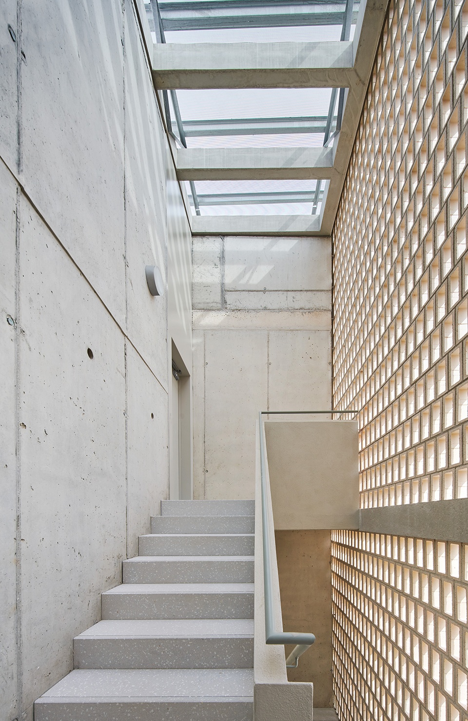 54 Social Dwellings in Barcelona by Peris Toral Arquitectes