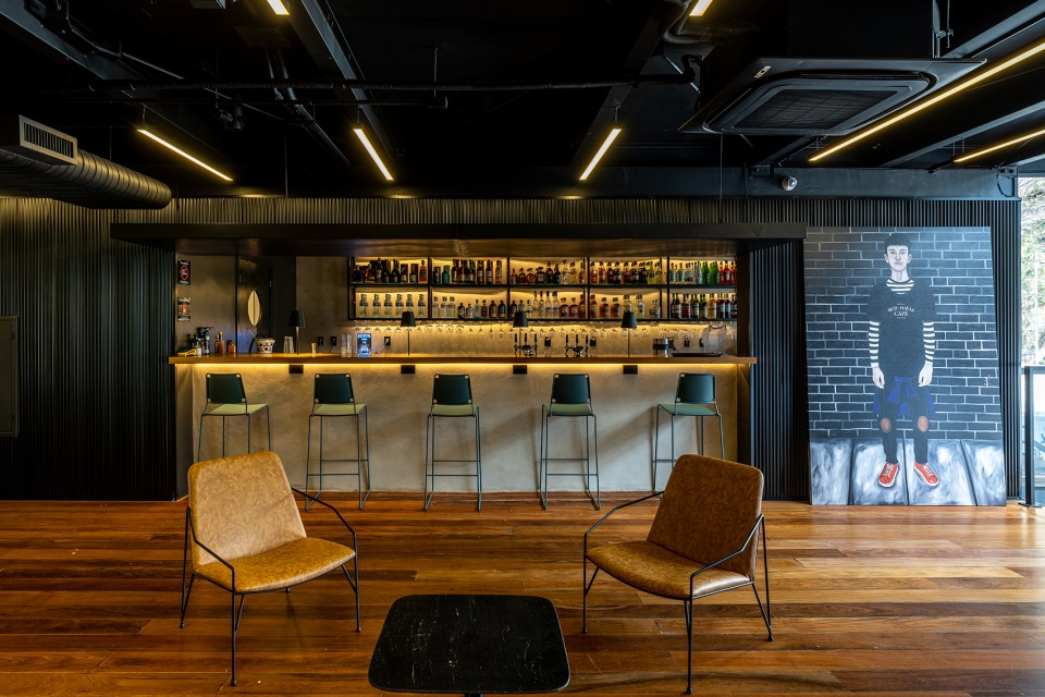 betc havas cafe by galeria arquitetos and terra capobianco