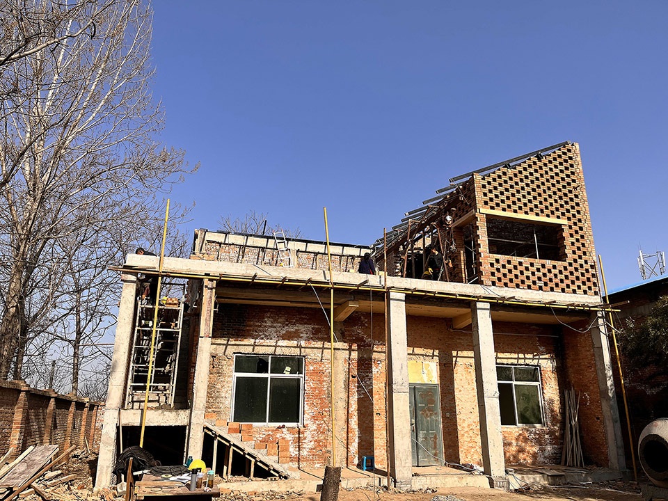 Glass Brick Dwelling in Bayi Village, Weinan by Xi ‘an University of