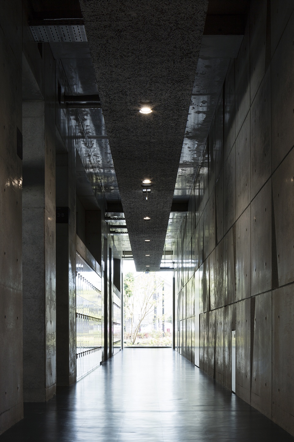Waseda University Senior High School Auditorium by Nikken Sekkei Ltd