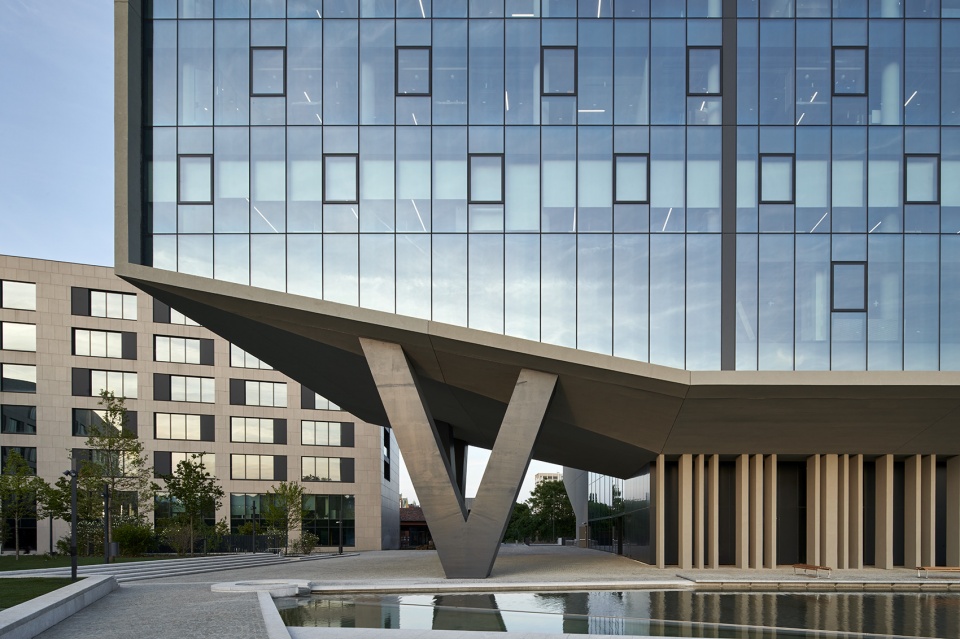 Symbiosis business district s Building D by ACPV ARCHITECTS