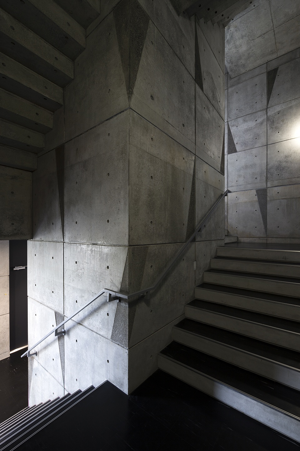 Waseda University Senior High School Auditorium by Nikken Sekkei Ltd
