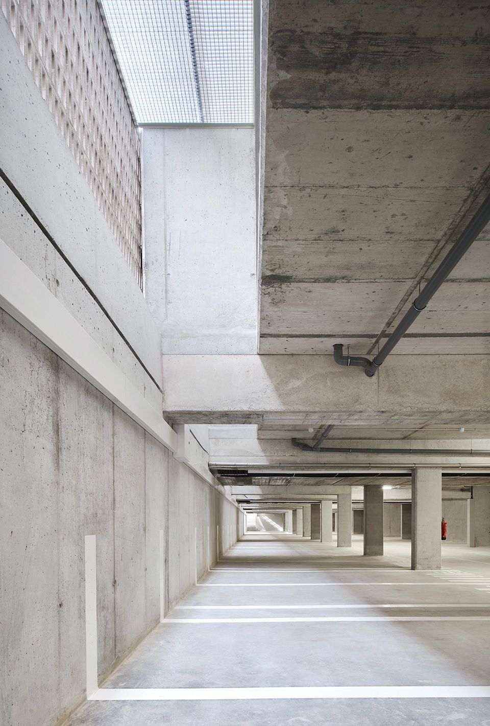 54 Social Dwellings in Barcelona by Peris Toral Arquitectes
