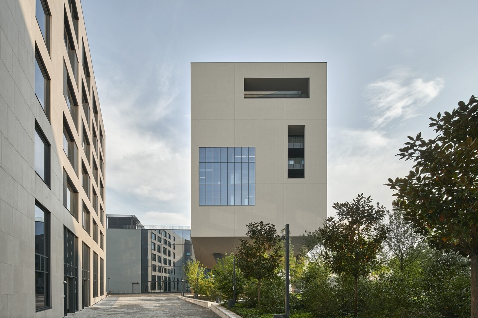 Symbiosis business district s Building D by ACPV ARCHITECTS