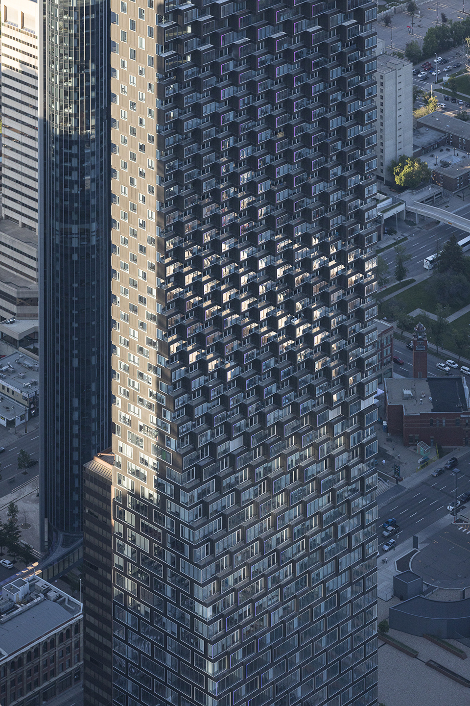 Telus Sky tower by BIG - 谷德设计网