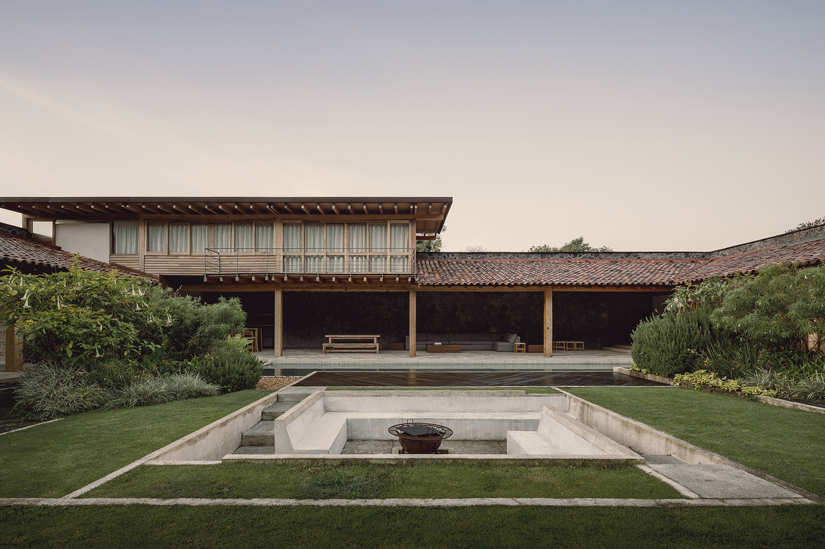 La arquitectura del patio中庭の建築 La arquitectura del patio中庭の建築 La arquitectura del