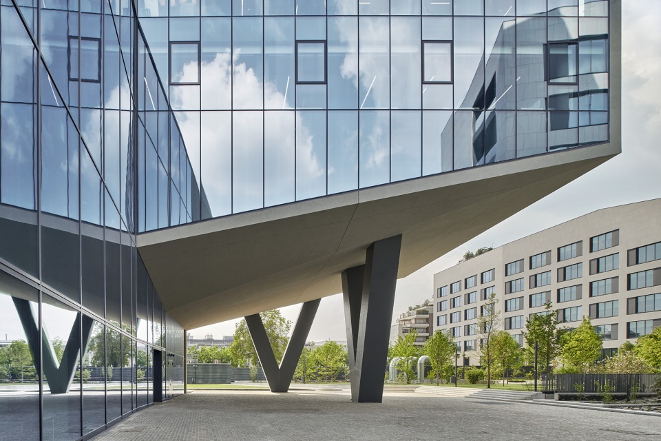Symbiosis business district s Building D by ACPV ARCHITECTS