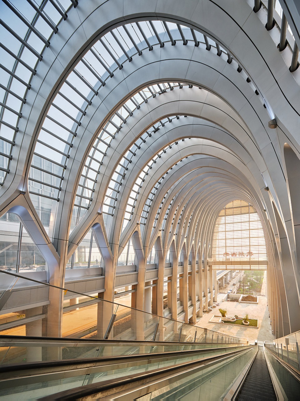 hangzhouxi railway station by cctn design china railway siyuan survey and design group