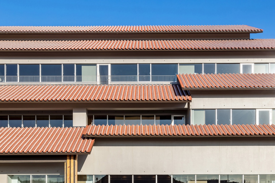ishigaki city hall by kengo kuma and associates