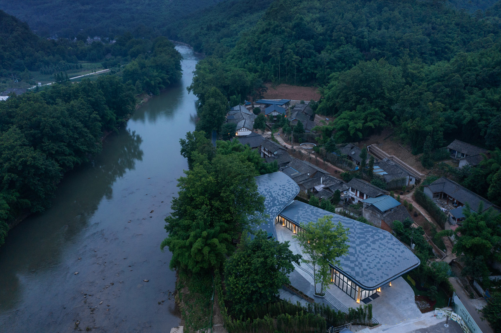 Qionglai Bamboo Pavilion by UNO Architects + Lin Rong Studio, SWJTU - 谷德设计网
